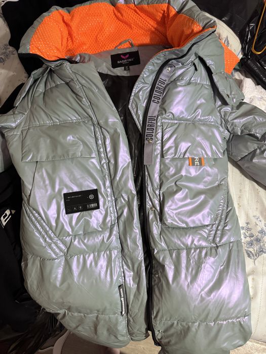 Продам женские куртки