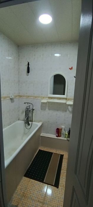 Chorsudan 2 xonali Uy ijaraga beriladi. Bezmakler