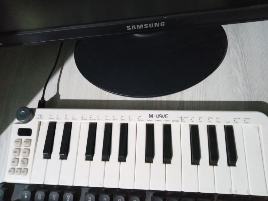 ovoz yozish studiyasi sotladi