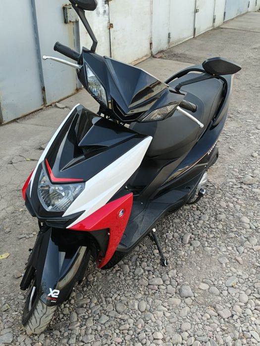 Скутер "Кавасаки" 150 кубов