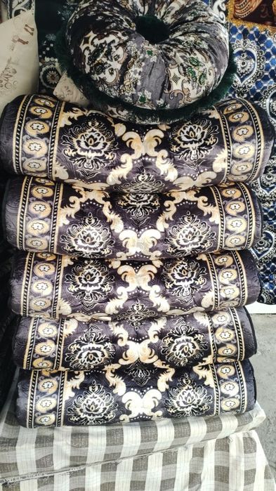 Ko'rpachalar toy paxta xar xil rasvetkada