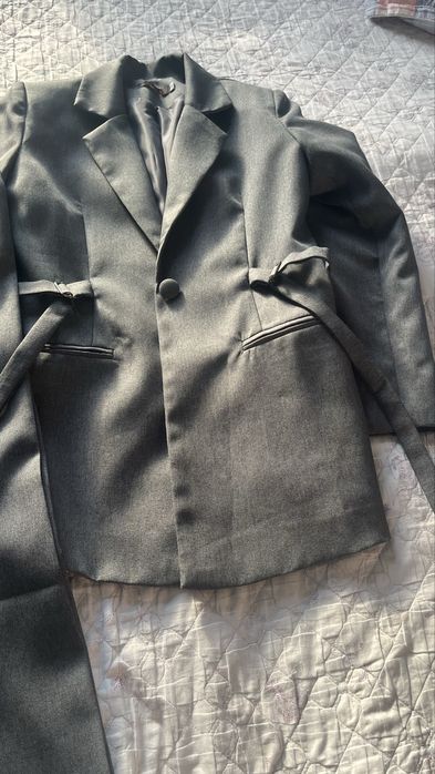 Продам кастюм новый