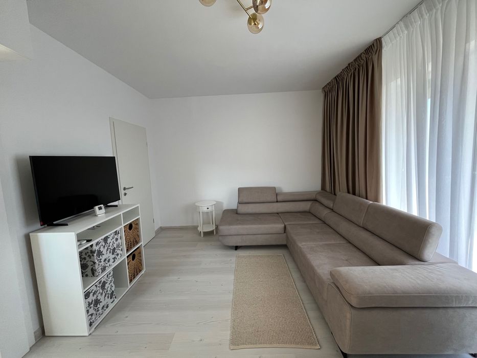 Închiriez apartament nou, impecabil, este la prima închiriere!