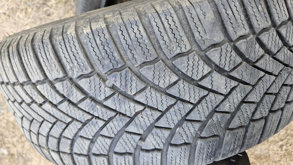 2бр гуми 215 55 17 дот 22 бриджстоун