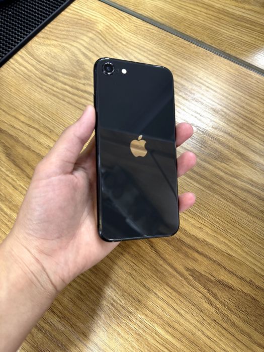 Iphone se 64gb sotiladi