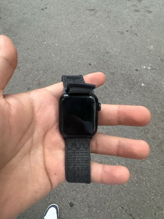 Apple Watch se2,в хорошем состояний