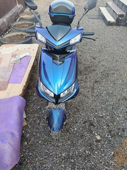 Продам скутер..Синий