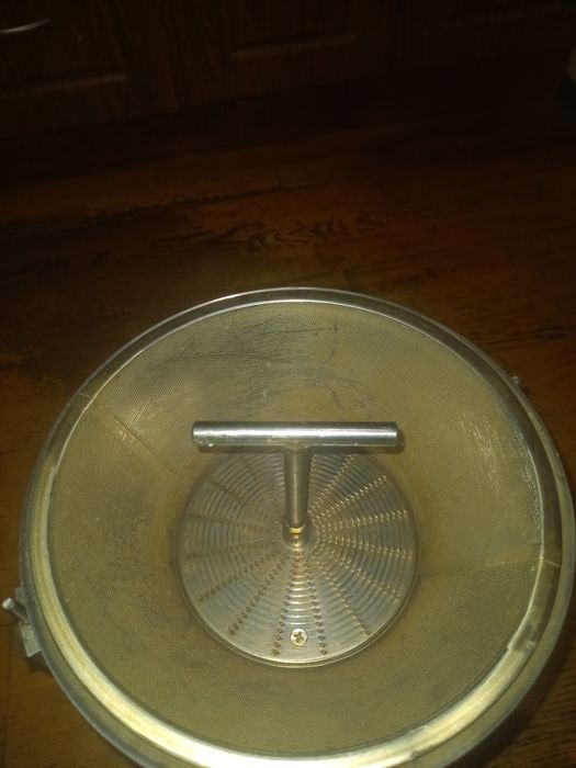 Соковыжимной аппарат профессиональный