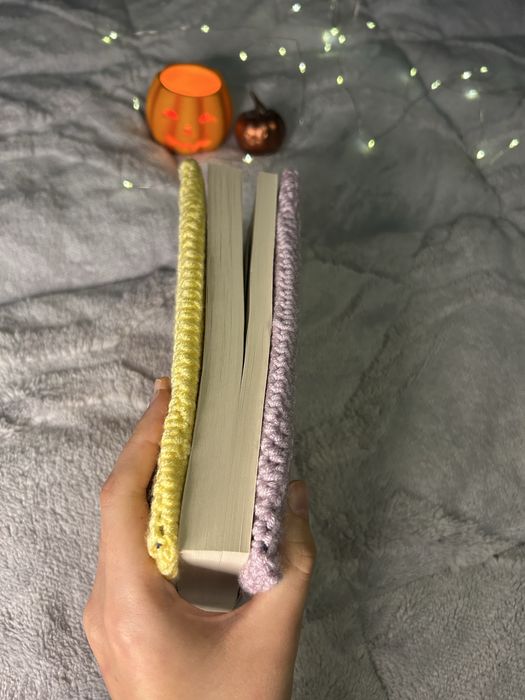 Husă croșetată pentru carte - Curcubeu, Pastel & Dantelă Handmade