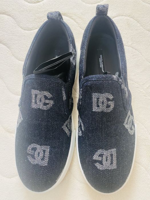 Dolce Gabbana numarul 42,5