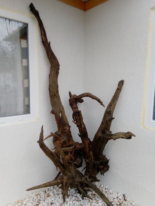 Огромни декорации ръчно обработени