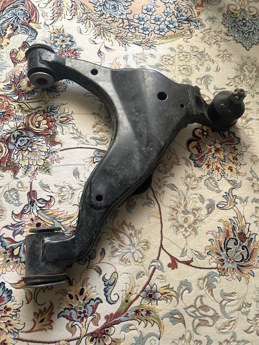 Рычаг нижний левый от Prado 150