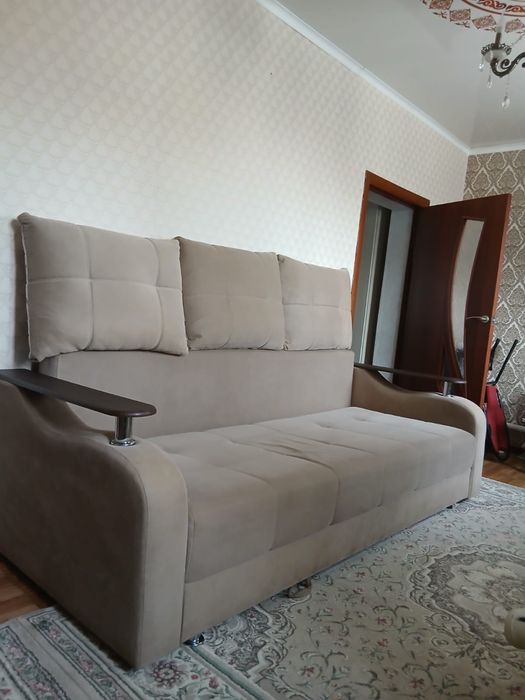 Продам диван с креслом