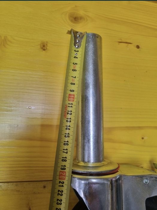 Roata schela cu frana