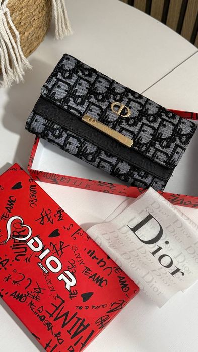 Portofelele pentru damă