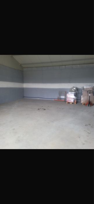 Inchiriez hala 75 mp in spate la Fan Courier.