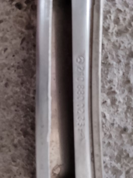 сабля переднего бампера мерс 210 лупарь