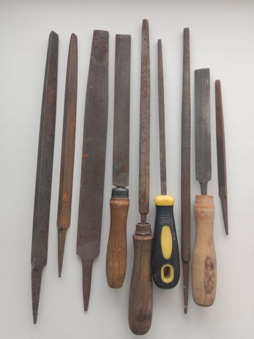 Молотки без черенка,напильники.