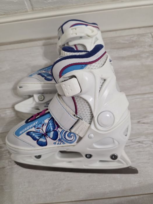 Продам Коньки детские