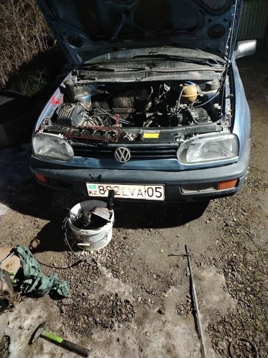 Продам Гольф 3 1,8
