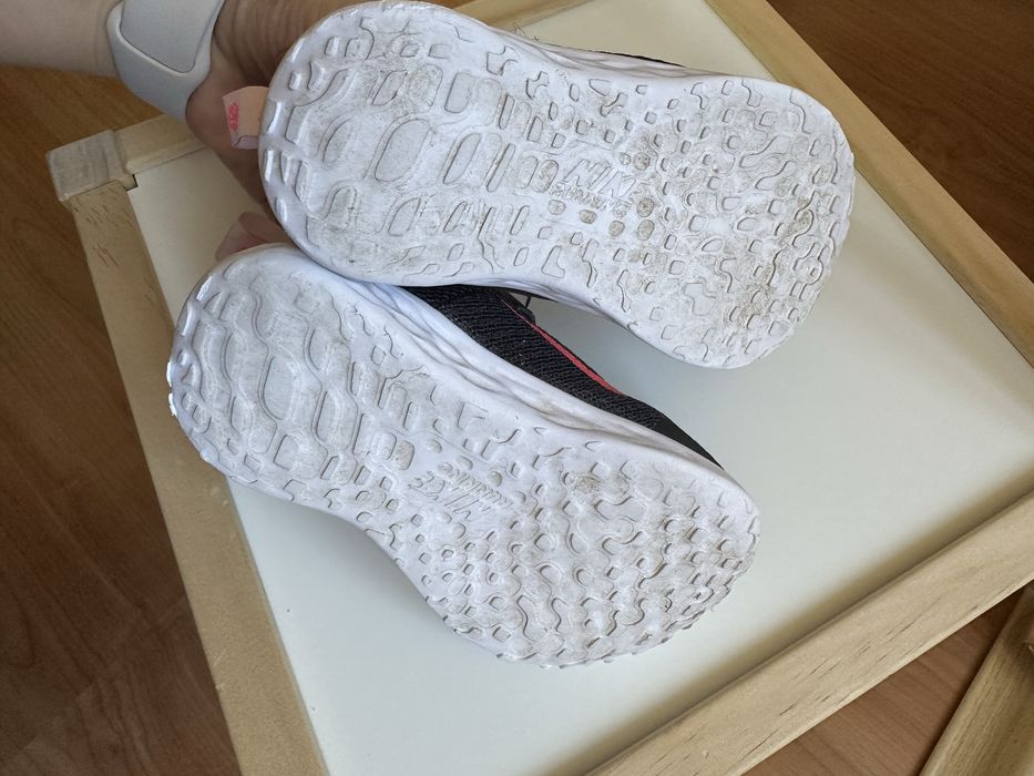 Детски обувки маратонки Nike Revolution 6 - 21 номер