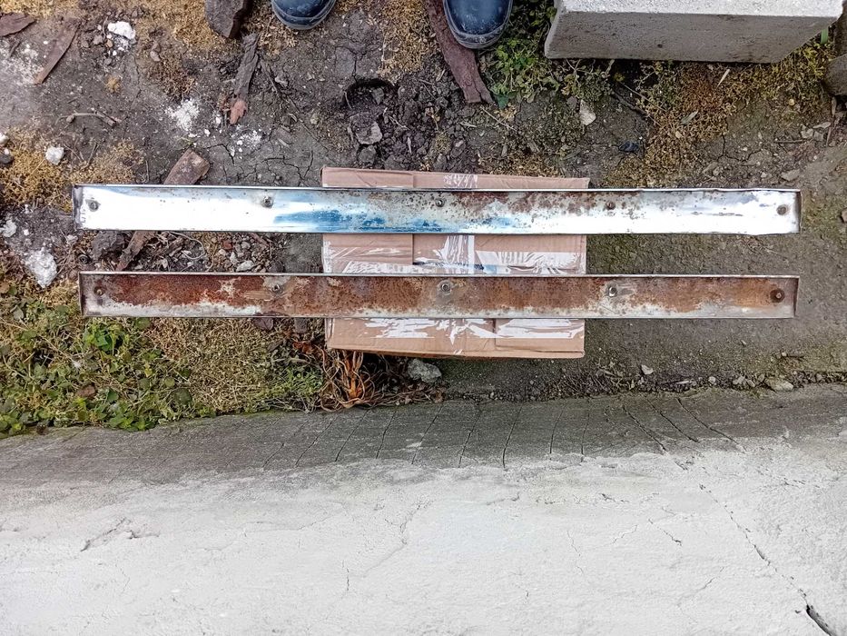 Москвич лайстни за капак