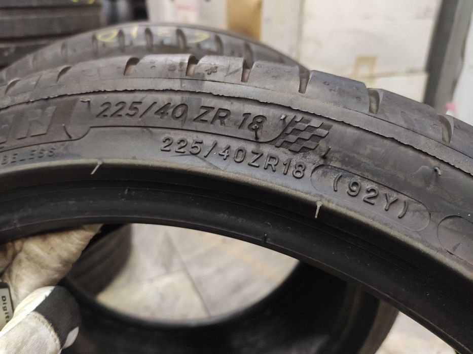 2бр Летни гуми 225 40 18 - Michelin