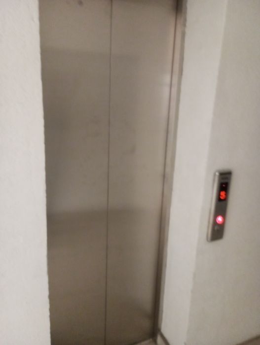 Каропка уй сотилади оринтер куйлук .Тарговий центр КОМПАС дан 200 метр