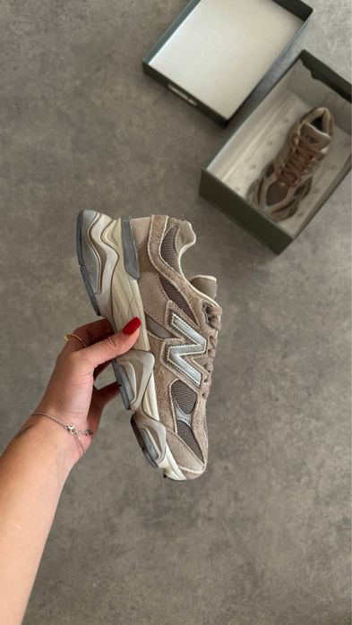 New Balance 9060 Mushroom