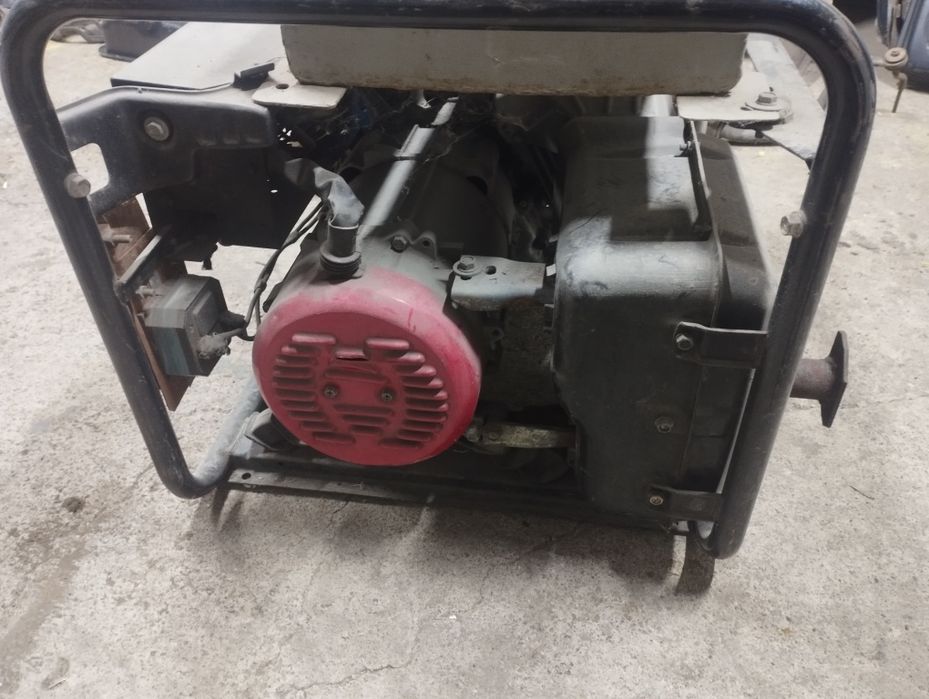 Бензиновый генератор