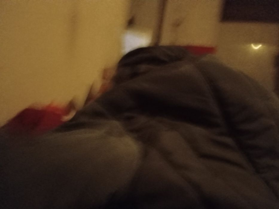 Vand haina lunga noua matlasata  impermeabila gri metalic  calitate