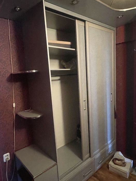 Продам прихожую