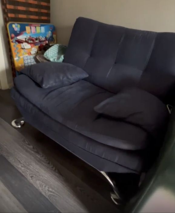 Продам мягкий уголок, диван и два кресла