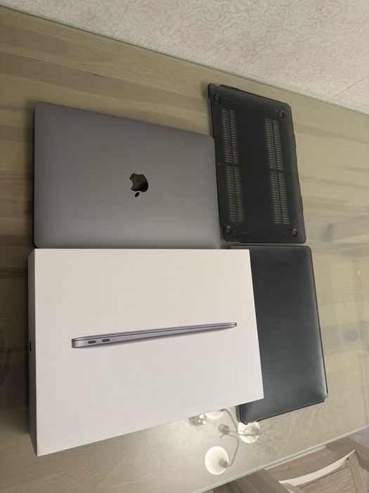 Macbook Air M1 - 8GB Ram - 256 SSD - Cumparat 2023 - Stare F Buna