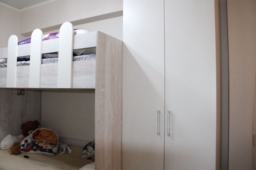 Продам спальный гарнитур детский