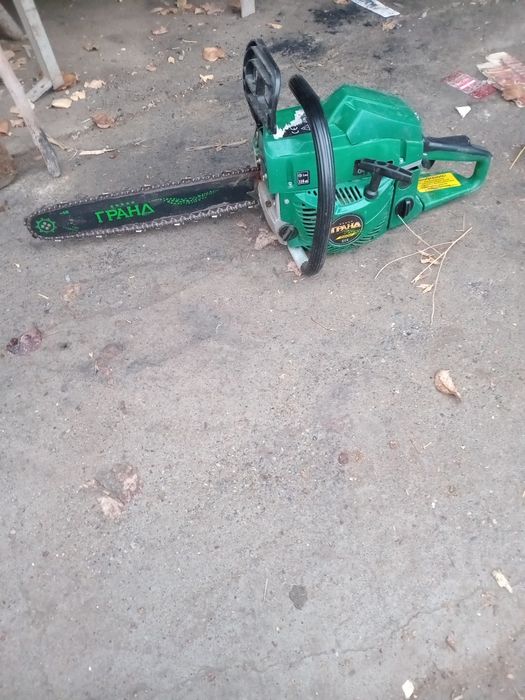 Сотилади  бензопила