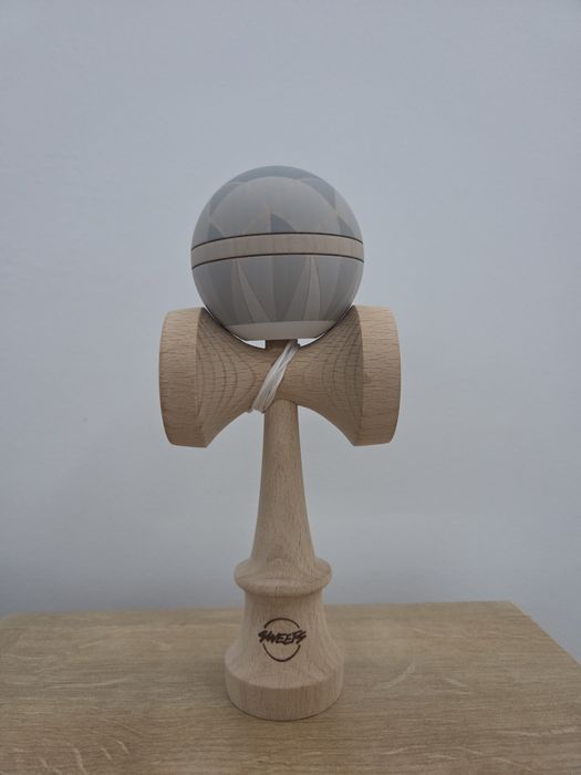 Sweets Kendama - CF Pro Model GEM