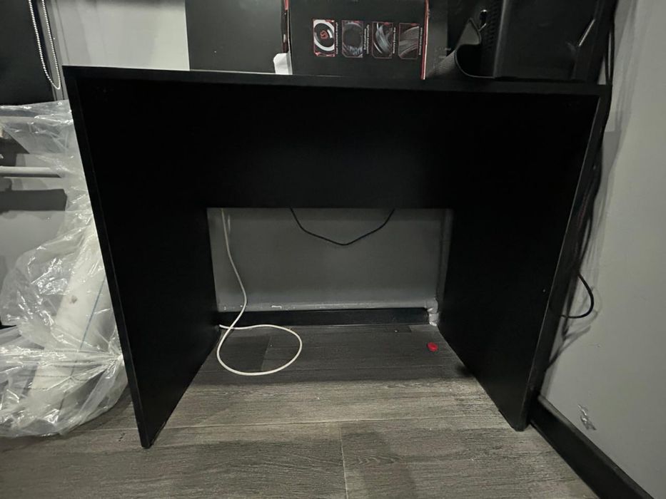 Продаю писменные столы