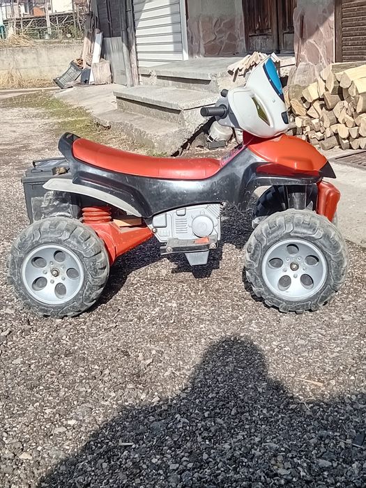 Продавам детска четериколка.