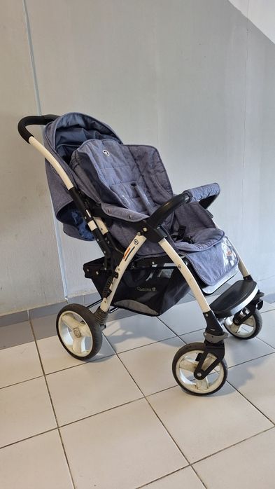 Продам коляску Adamex Quatro Monza