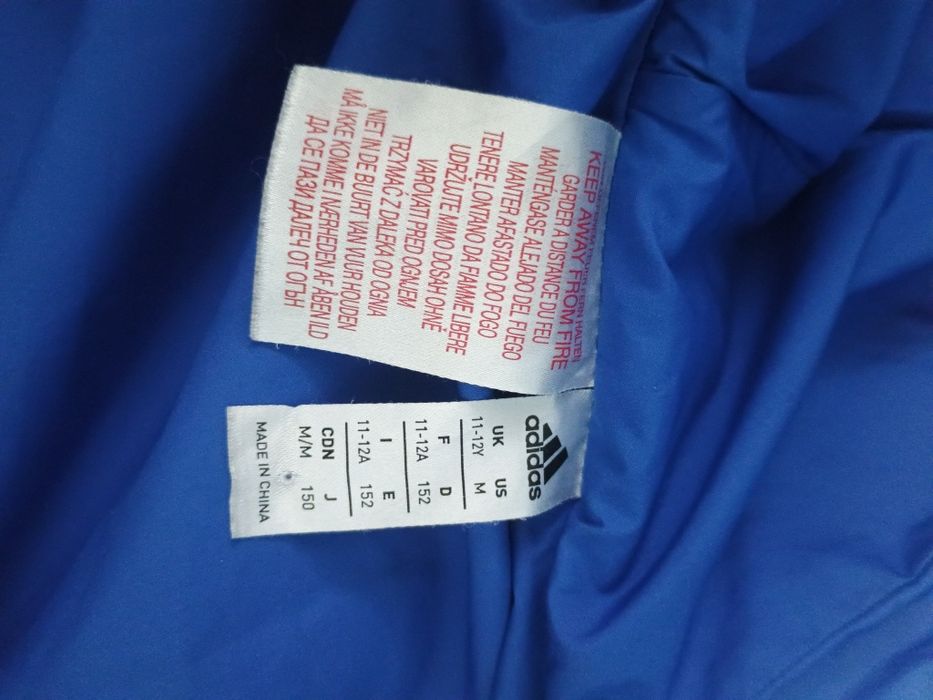 Vând geaca adidas