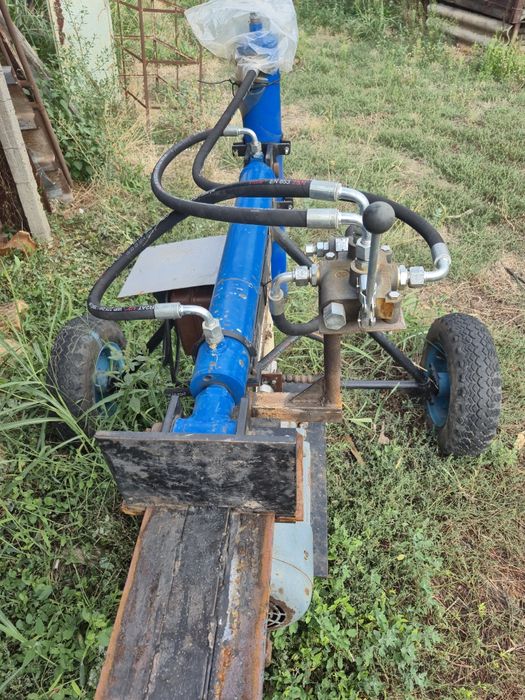 Трифазна цепачка за дърва