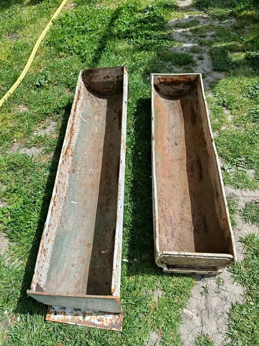 Troacă pentru porci