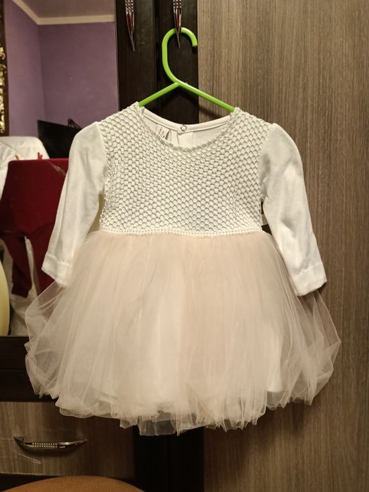 Продам Нарядное платье на девочку