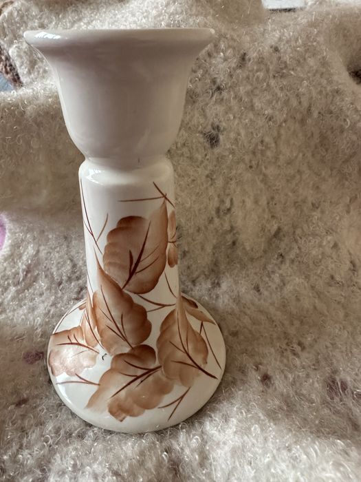 Продавам порцеланов свещник