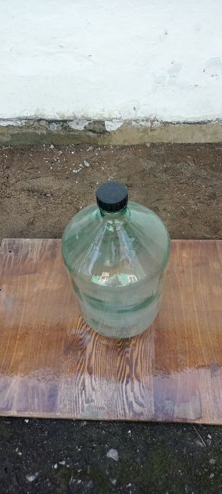 Бутыль на 20литров и графины