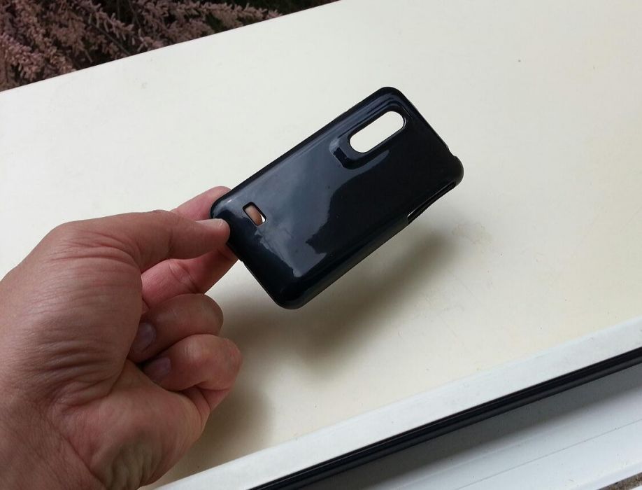 LG Optimus 3D P920 , Husa/Bumper Originala