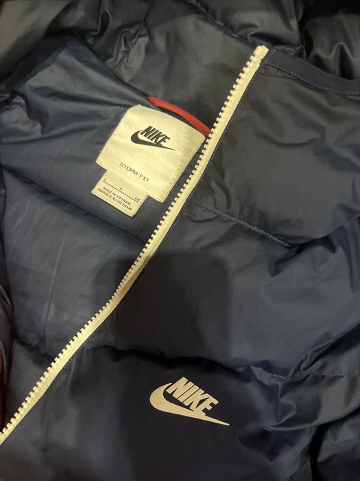 Яке Nike Storm-FIT