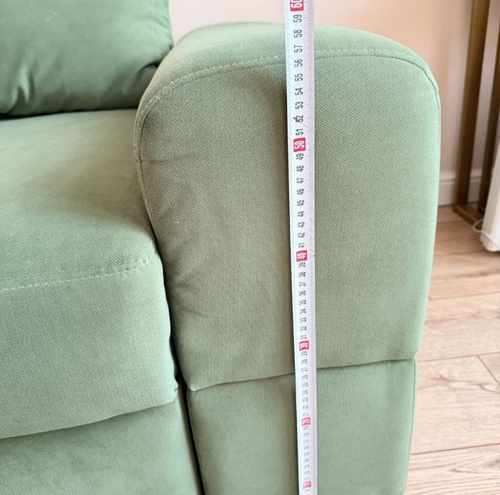 Продам диван угловой в отличном состояний