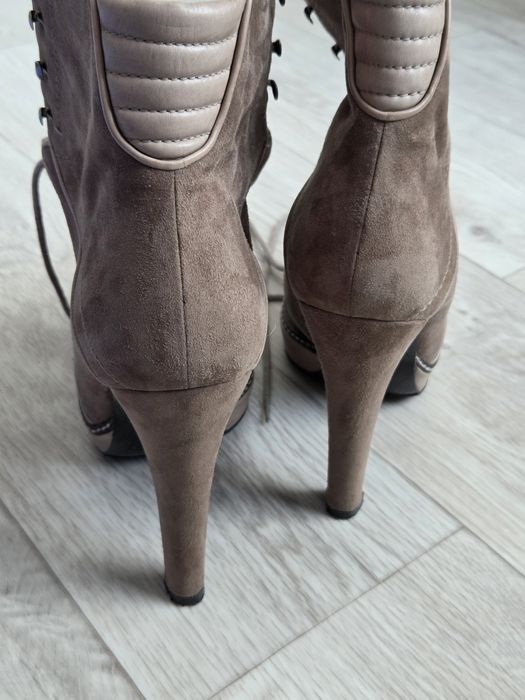 Продам фирменные ботинки